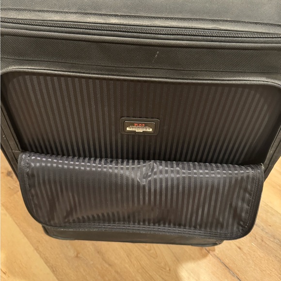 Tumi Alpha Extended Trip Expandable 4 Wheeled Packing Case - Picture 2 of 3